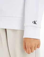 Calvin Klein - INST. LOGO REGULAR CN - džemperiai - bright white - 12