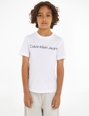 Calvin Klein - INST. LOGO SS T-SHIRT - kortärmade t-shirts - bright white - 8
