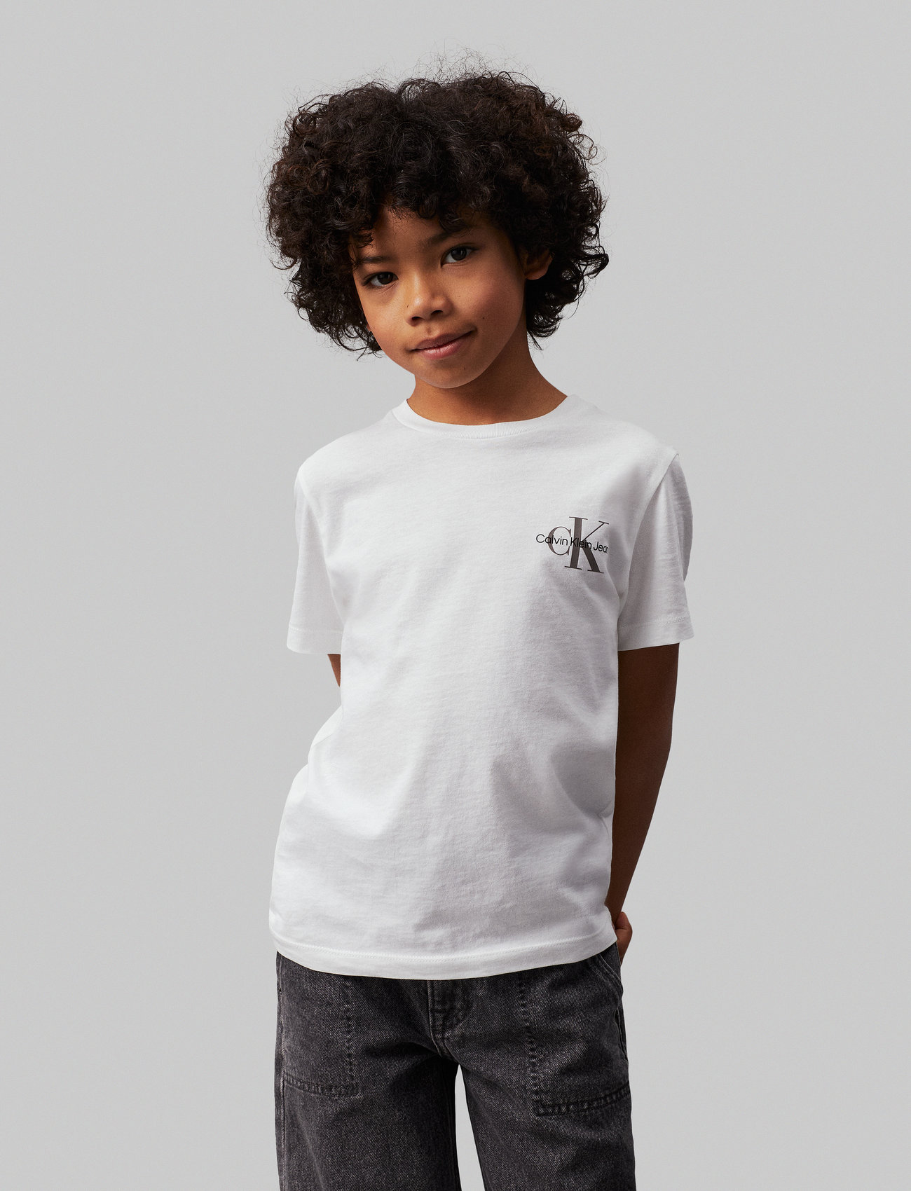 Calvin Klein - CHEST MONOGRAM T-SHIRT - kortärmade t-shirts - bright white - 0