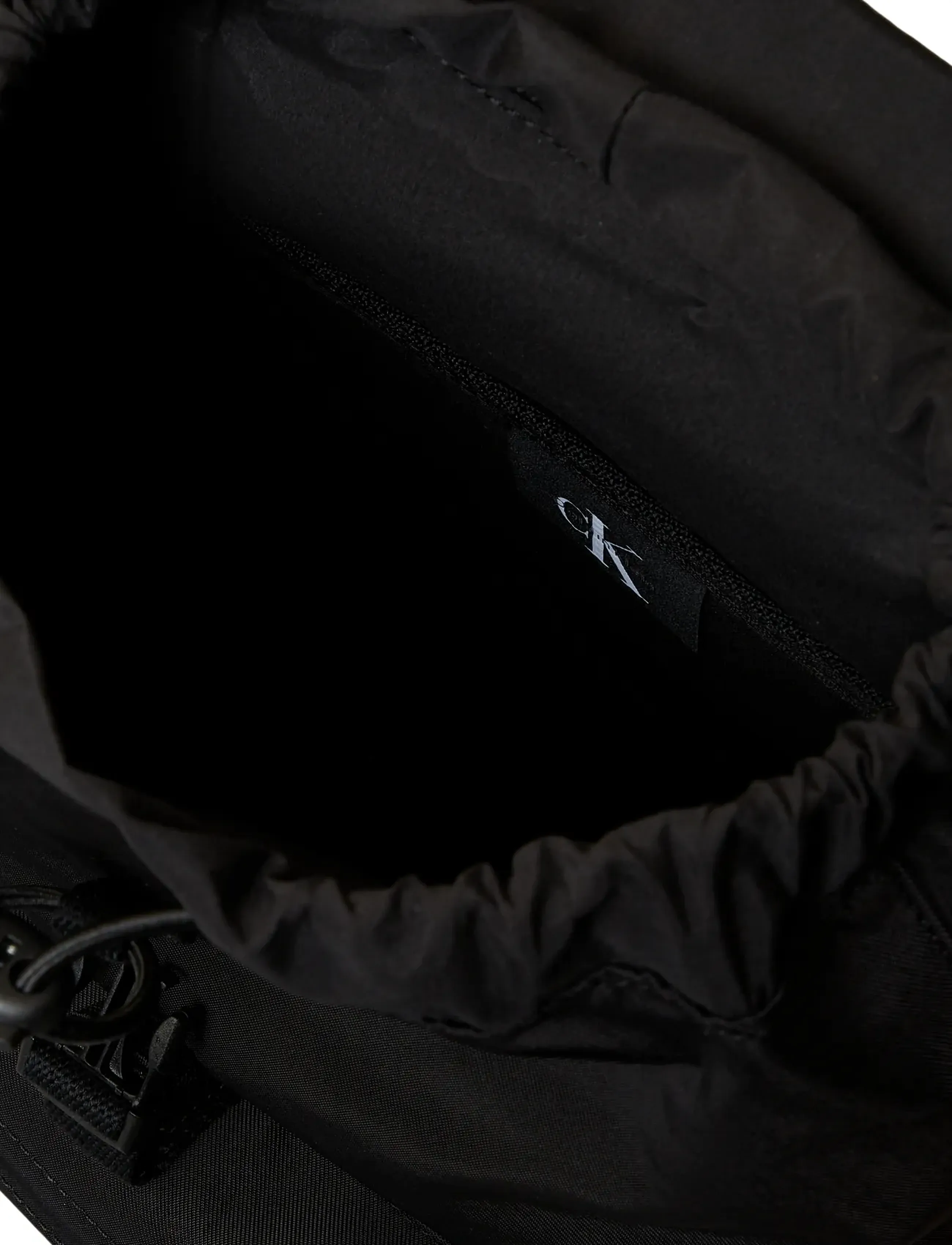 Calvin Klein - SOLID FLAP MONOLOGO BACKPACK - rygsække - ck black - 3
