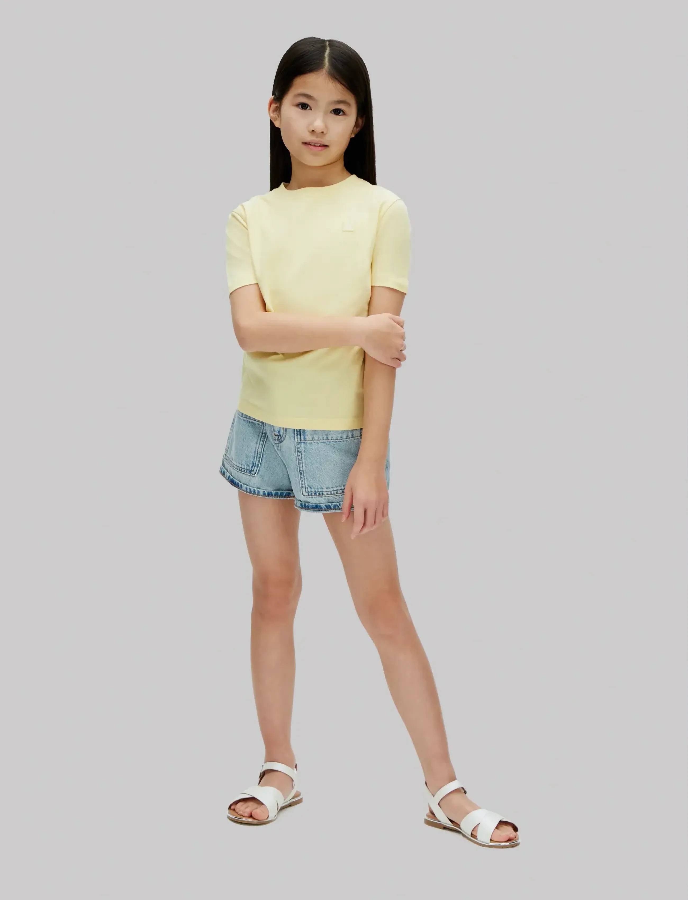 Calvin Klein - MONO MINI BADGE REG T-SHIRT - kortærmede t-shirts - french vanilla 12-0722 tcx - 2