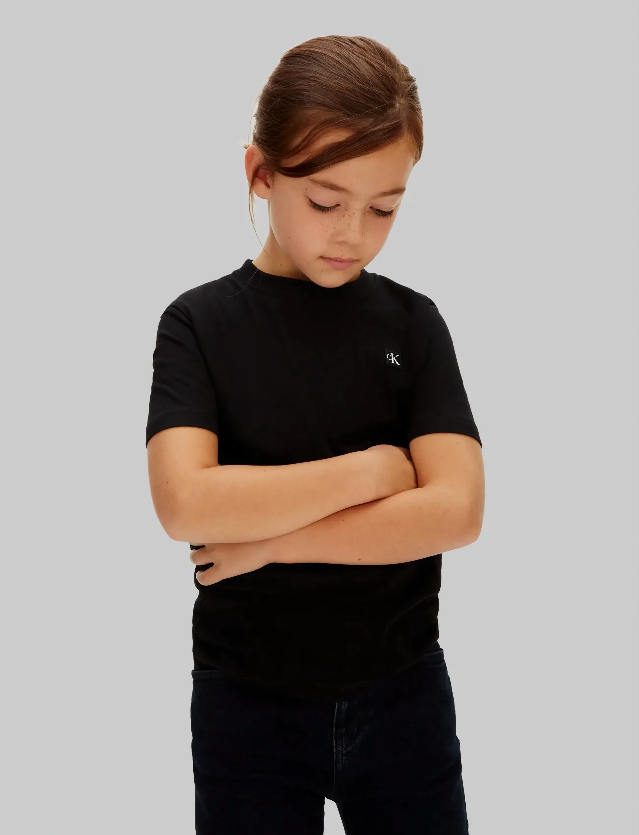 Calvin Klein - MONO MINI BADGE REG T-SHIRT - kurzärmelige - black [csi] 25cw1000175ck - 2