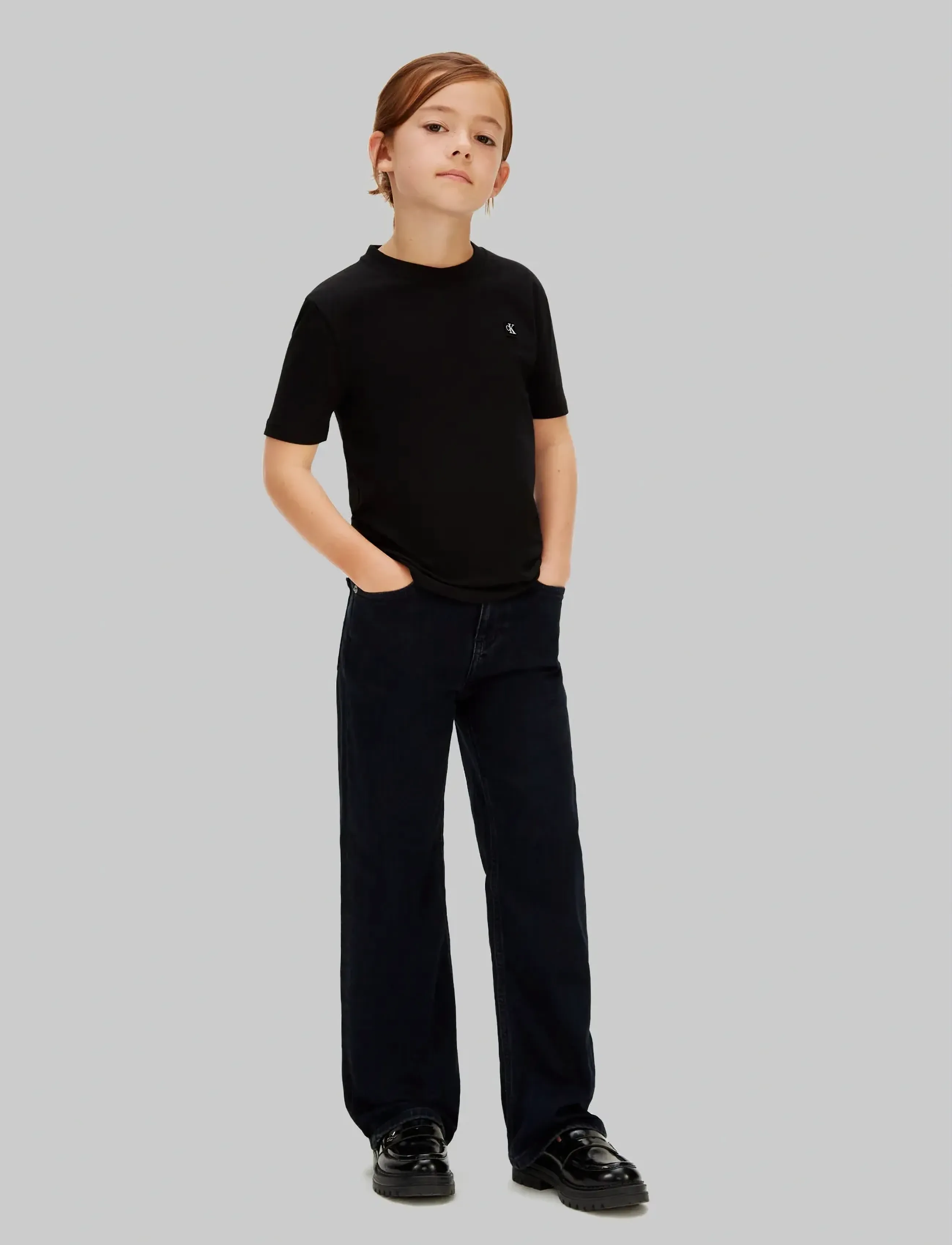 Calvin Klein - MONO MINI BADGE REG T-SHIRT - kurzärmelige - black [csi] 25cw1000175ck - 4