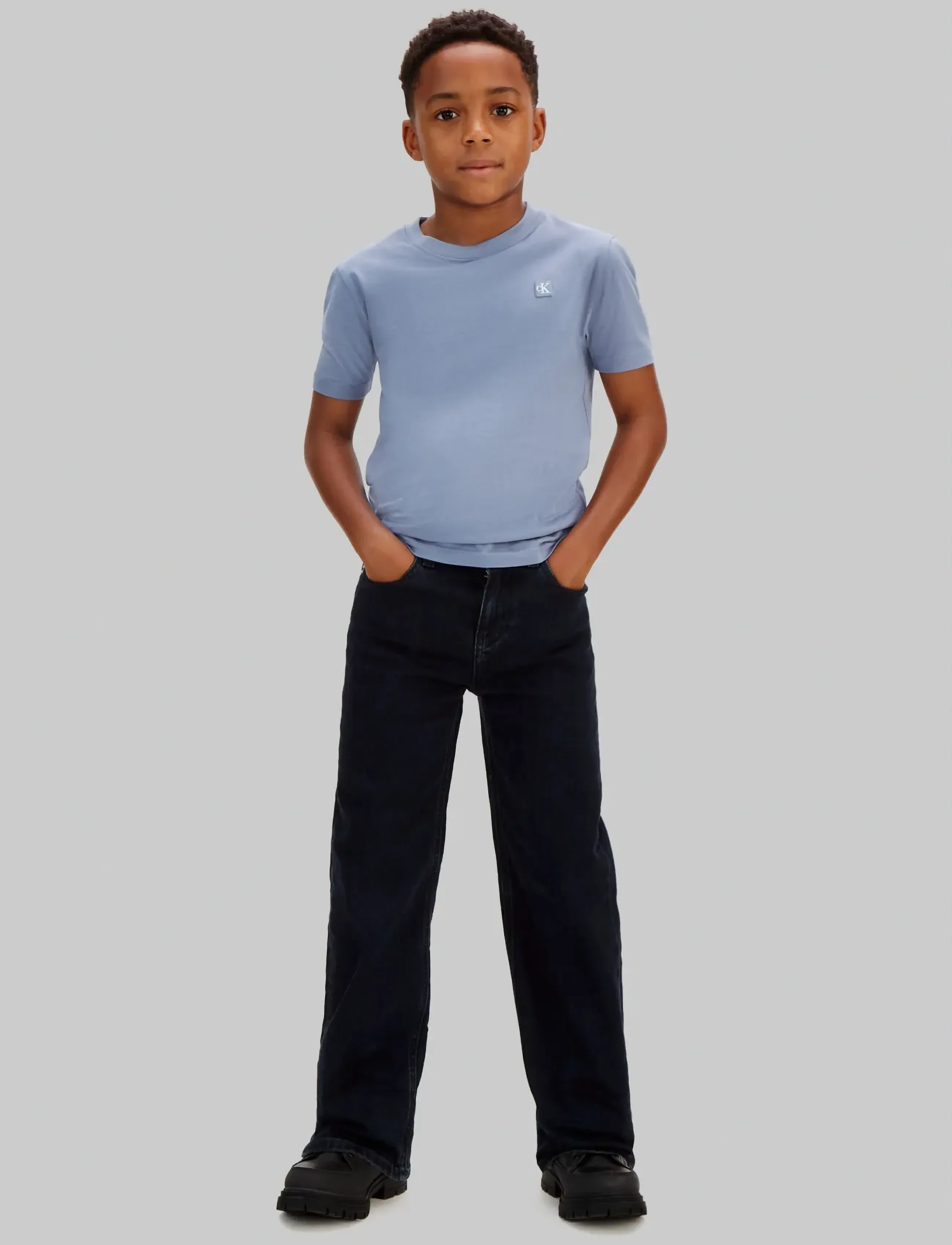 Calvin Klein - MONO MINI BADGE REG T-SHIRT - t-shirts à manches courtes - infinity 17-4015 tcx - 2