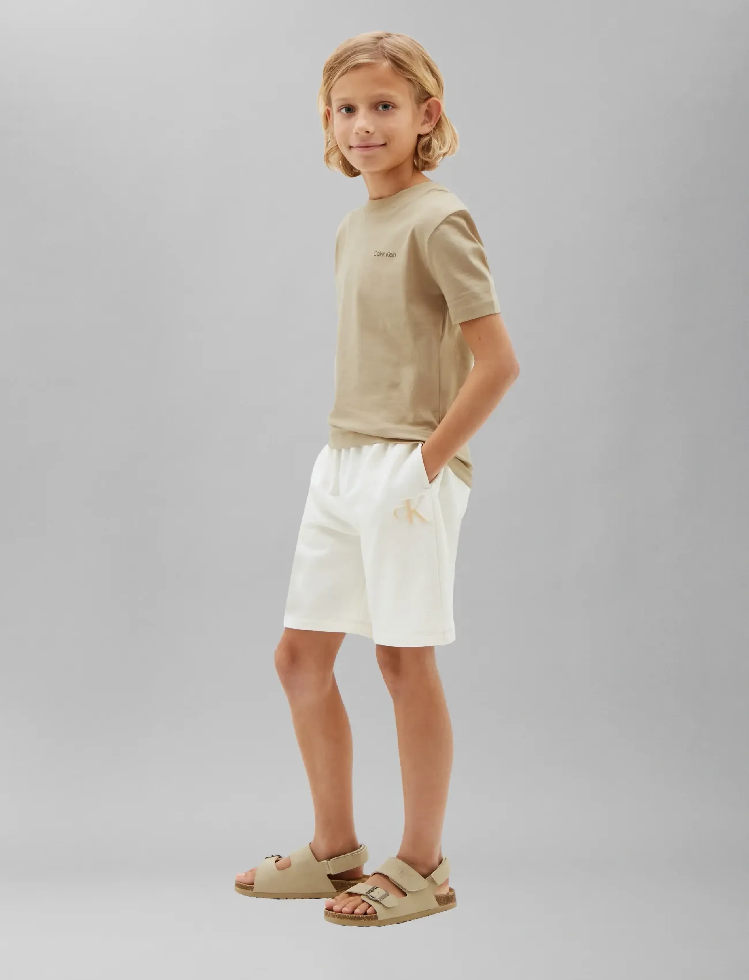 Calvin Klein - SMALL CHEST INST.LOGO SS T-SHIRT - t-shirts à manches courtes - humus - 4