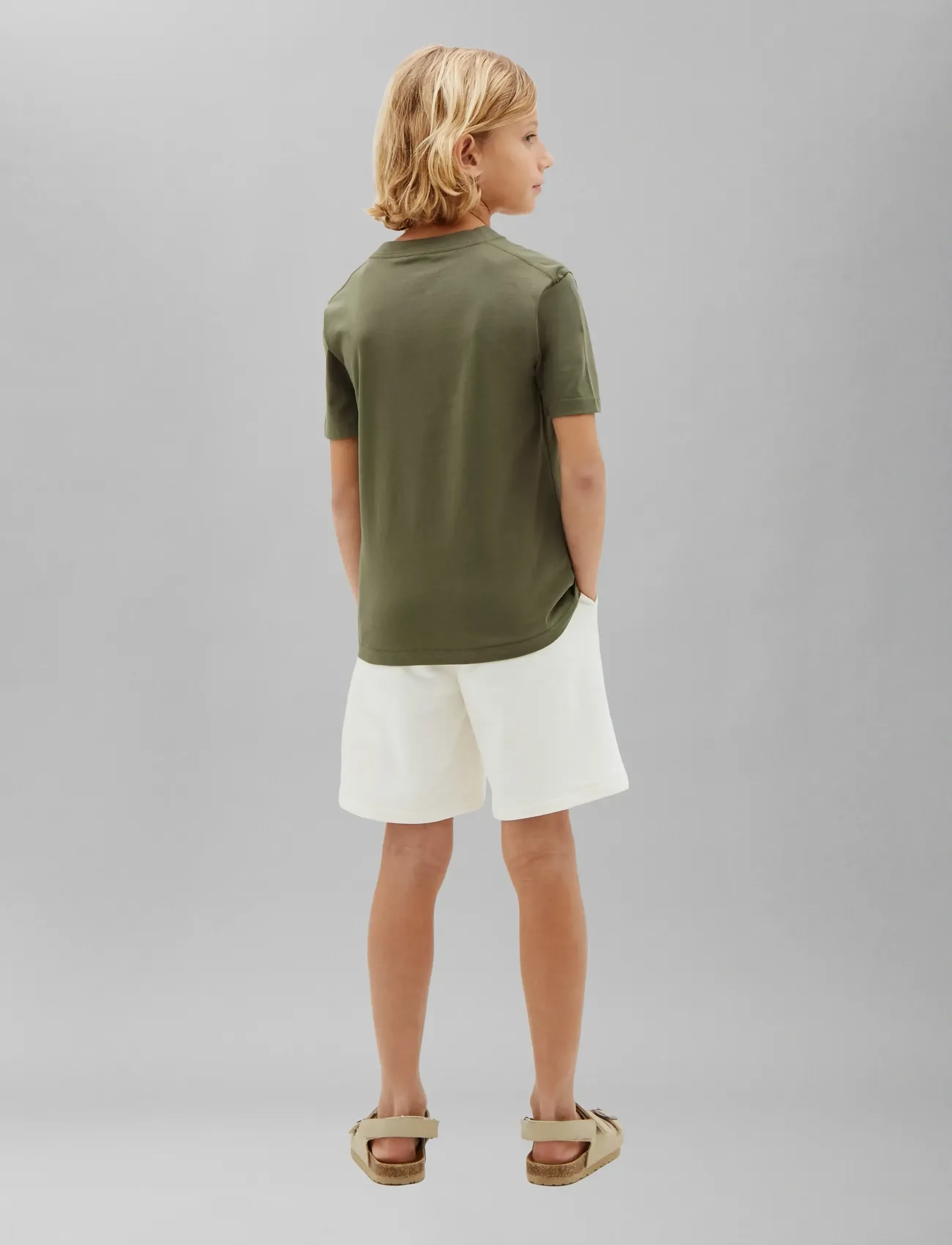 Calvin Klein - MINI BADGE REG T-SHIRT - kortærmede t-shirts - dusty olive - 2