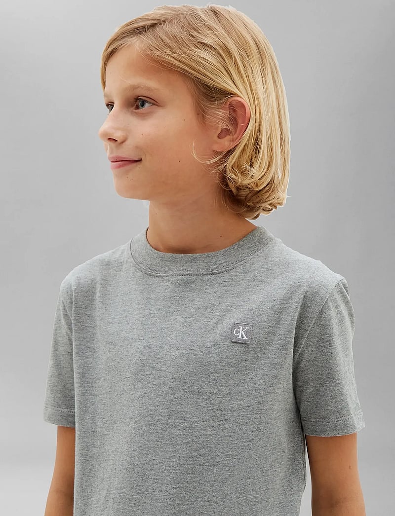 Calvin Klein - MINI BADGE REG T-SHIRT - korte mouwen - medium grey heather - 3