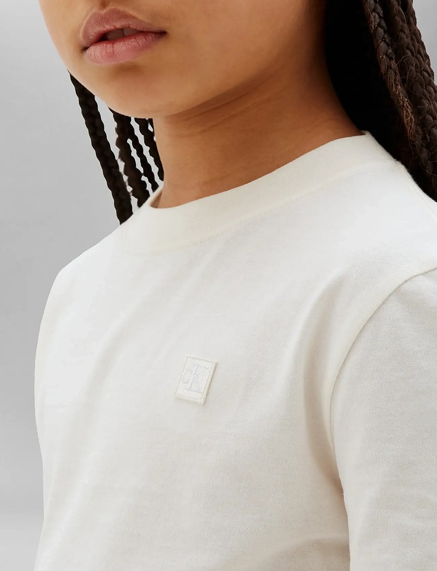 Calvin Klein - MINI BADGE REG T-SHIRT - kortærmede t-shirts - tofu - 3