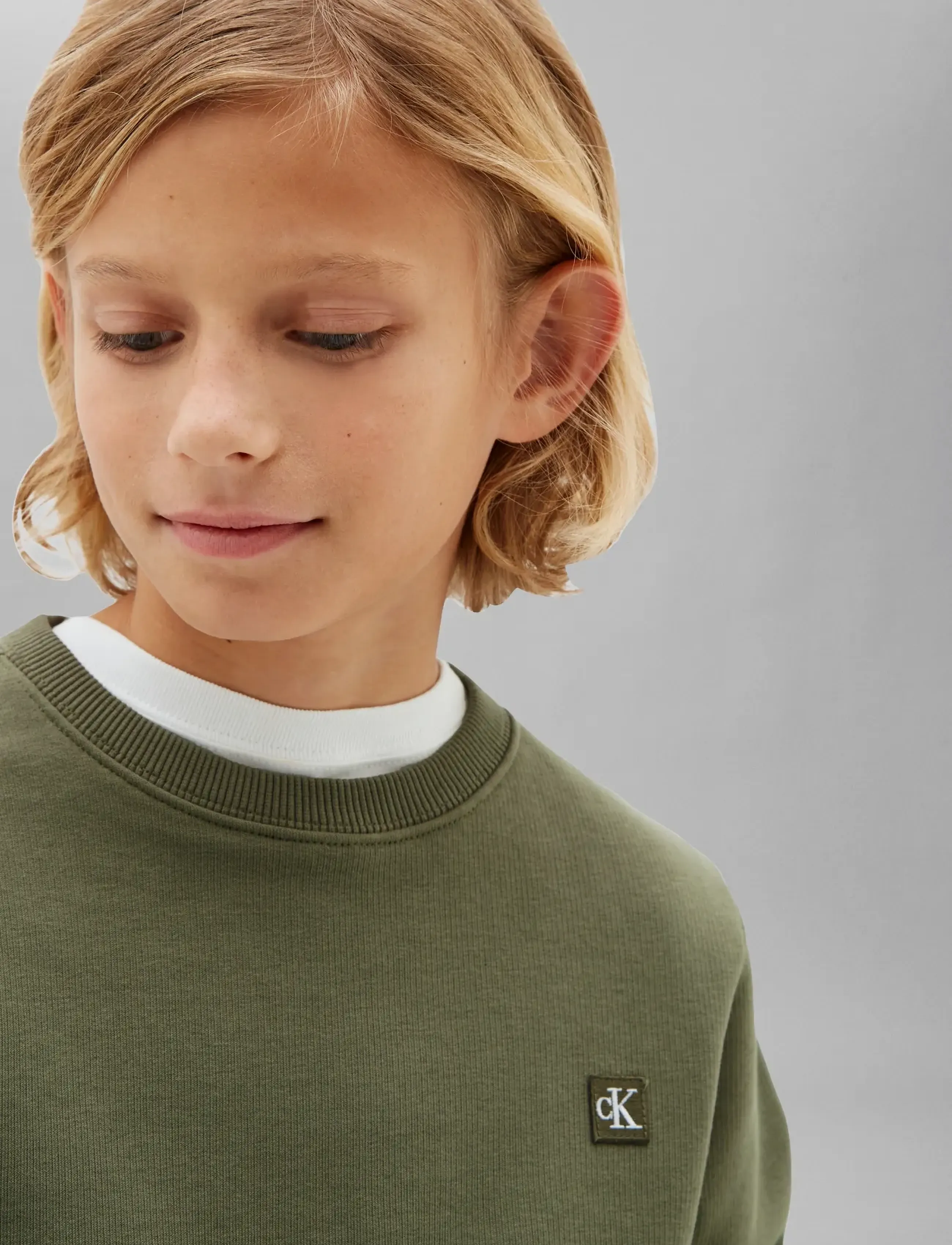 Calvin Klein - MINI BADGE CN - collegepaidat - dusty olive - 3
