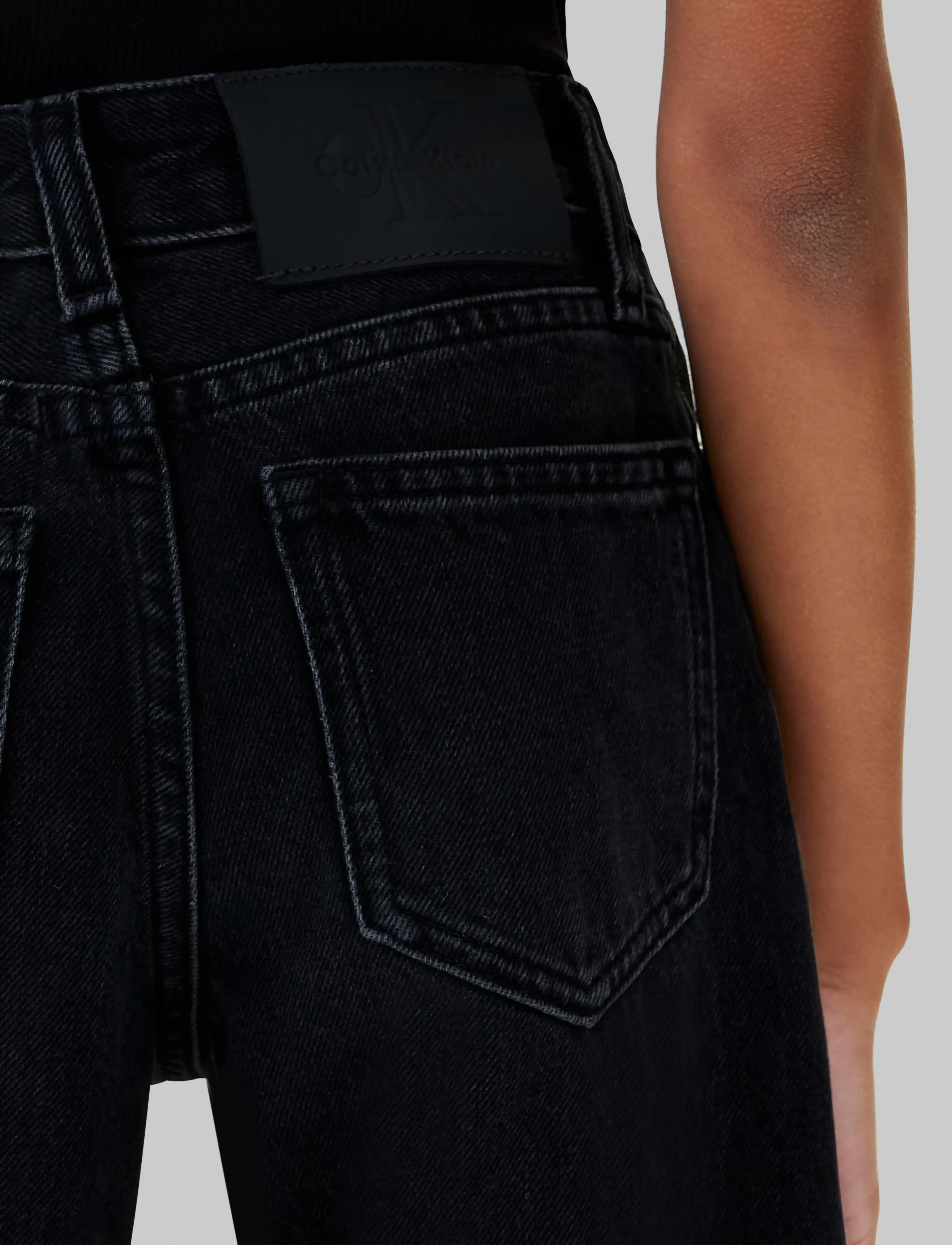 Calvin Klein - HR WIDE LEG DENIM BLACK - hosen mit weitem bein - denim black - 4