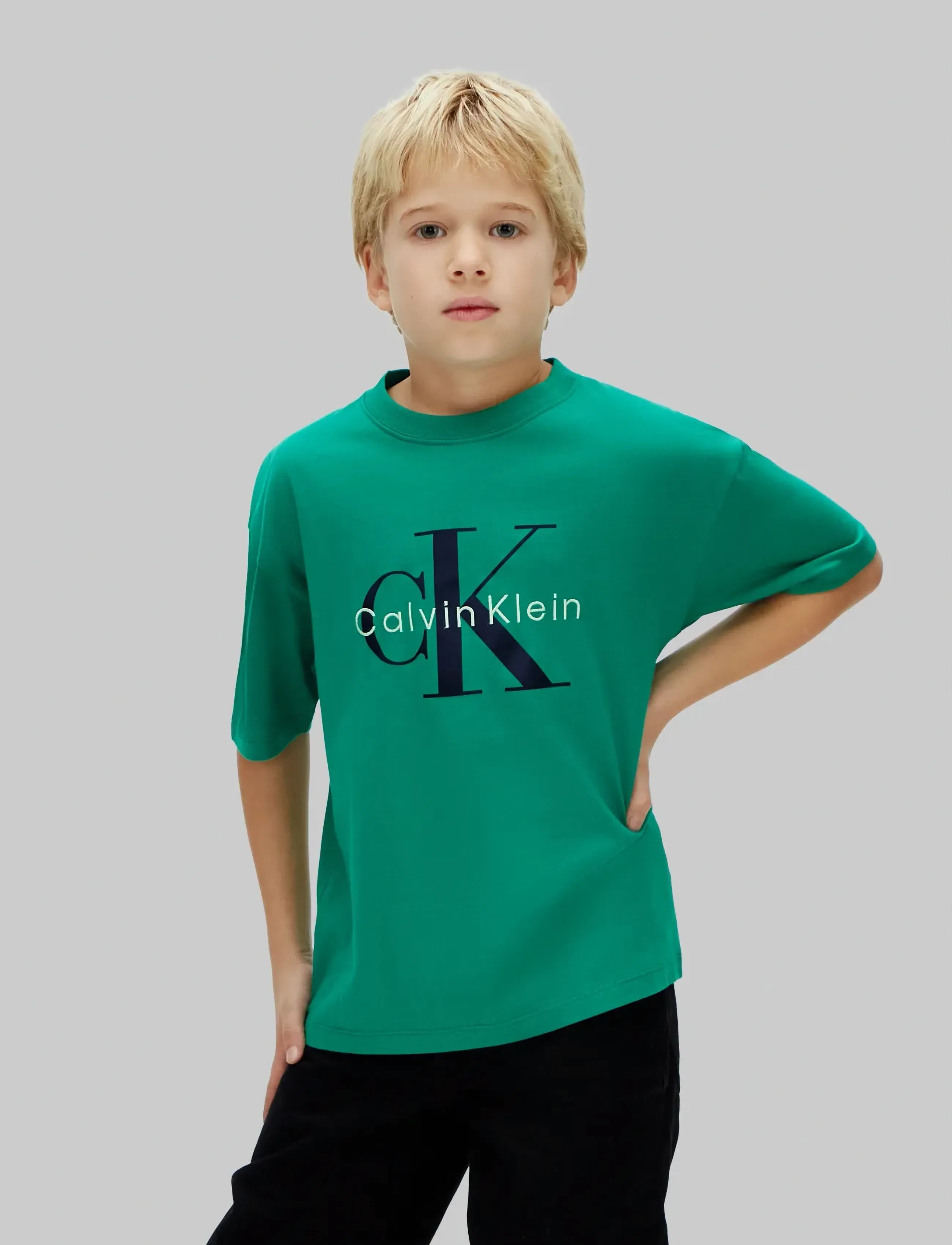 Calvin Klein MONGRAM LOGO SS T-SHIRT - Oberteile - LUSH MEADOW 18-5845 TCX / green