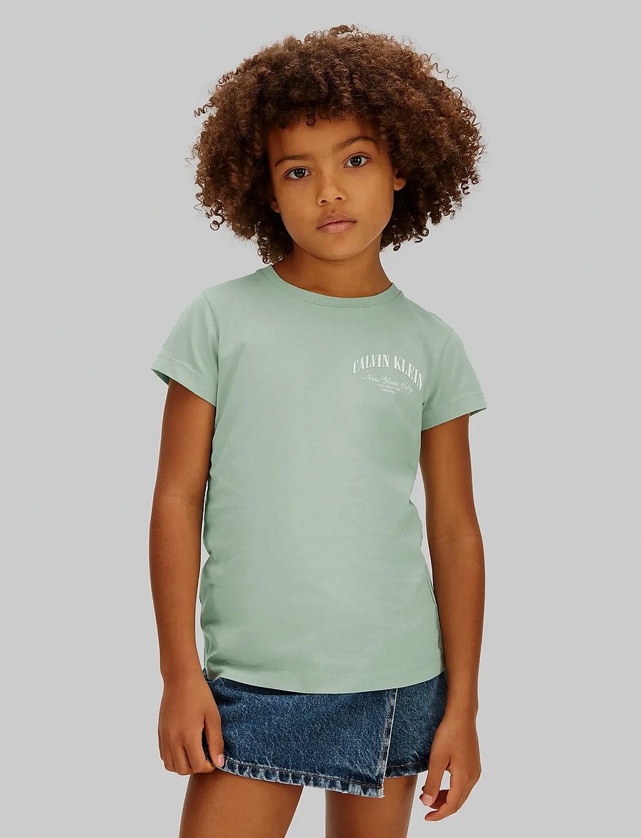 Calvin Klein - CK LEFT CHEST SLIM FIT SS TEE - kortærmede t-shirts - jadeite 16-5304 tcx - 0