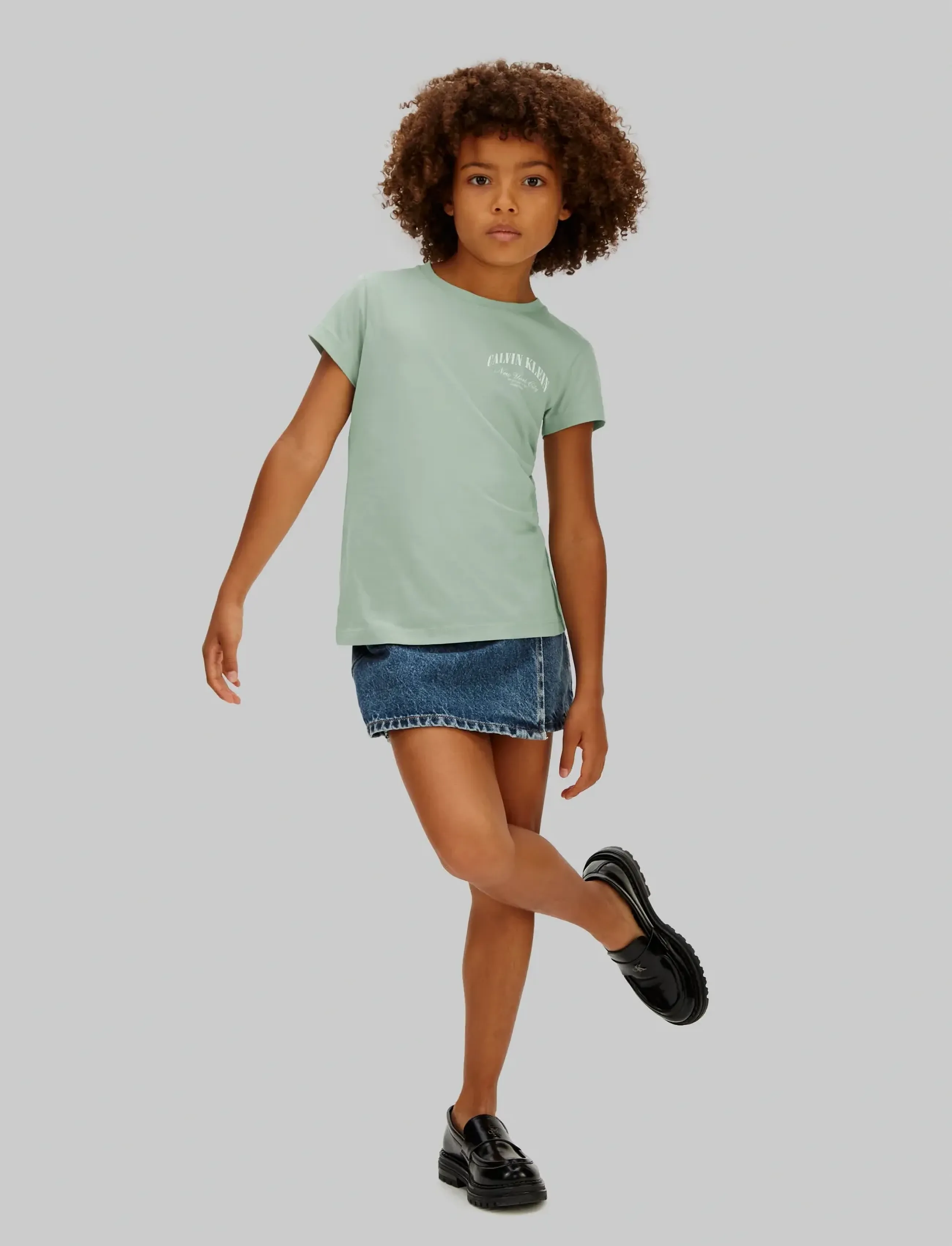 Calvin Klein - CK LEFT CHEST SLIM FIT SS TEE - kortærmede t-shirts - jadeite 16-5304 tcx - 4