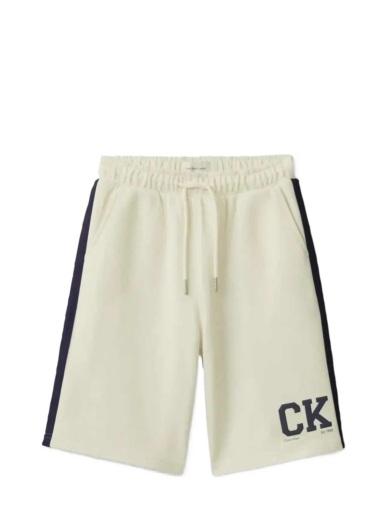 Calvin Klein VARSITY RELAXED SHORTS - Clothing - VANILLA ICE 11-0104 TCX / cream