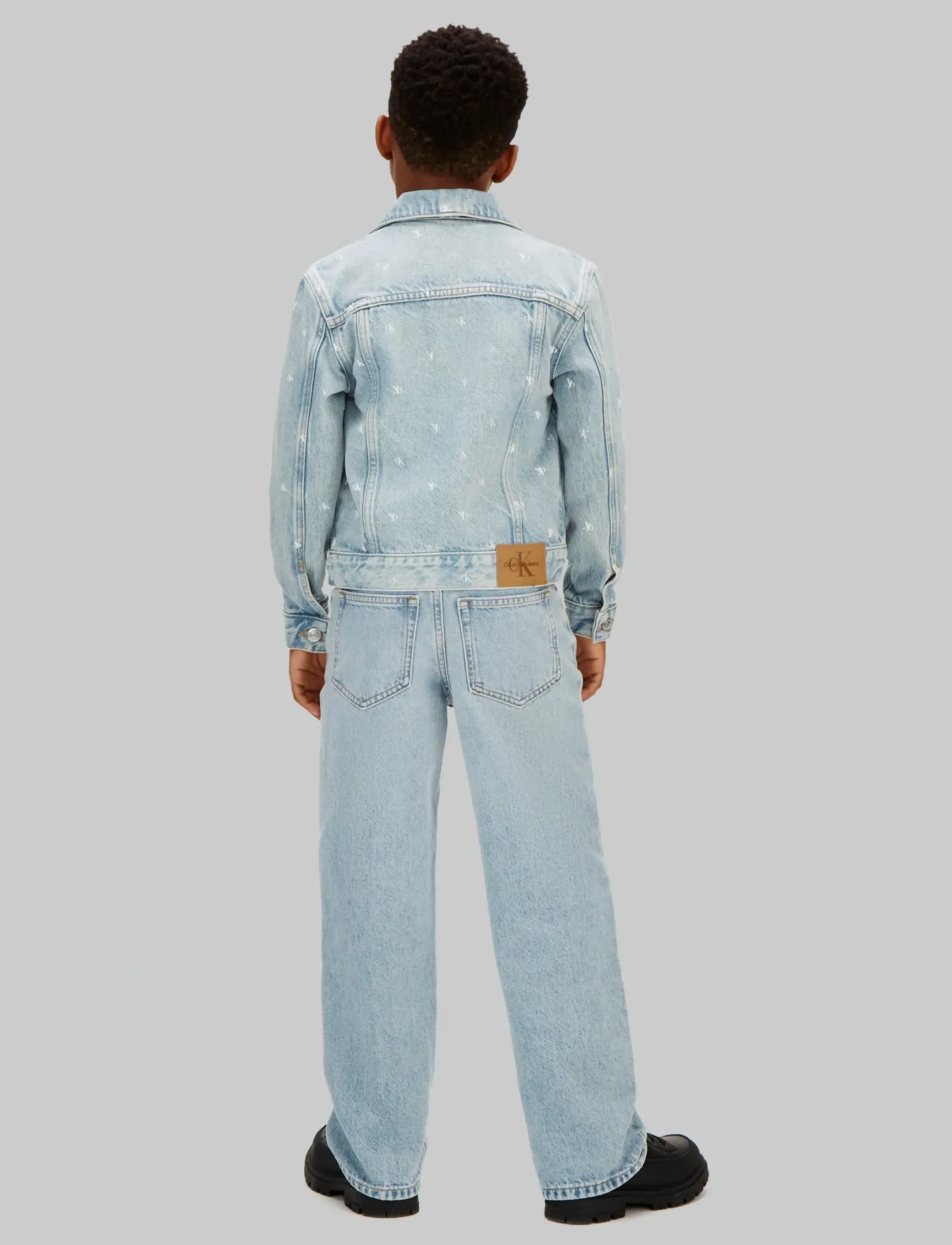 Calvin Klein - DENIM AOP TRUCKER JACKET - andrew wash aop - 2
