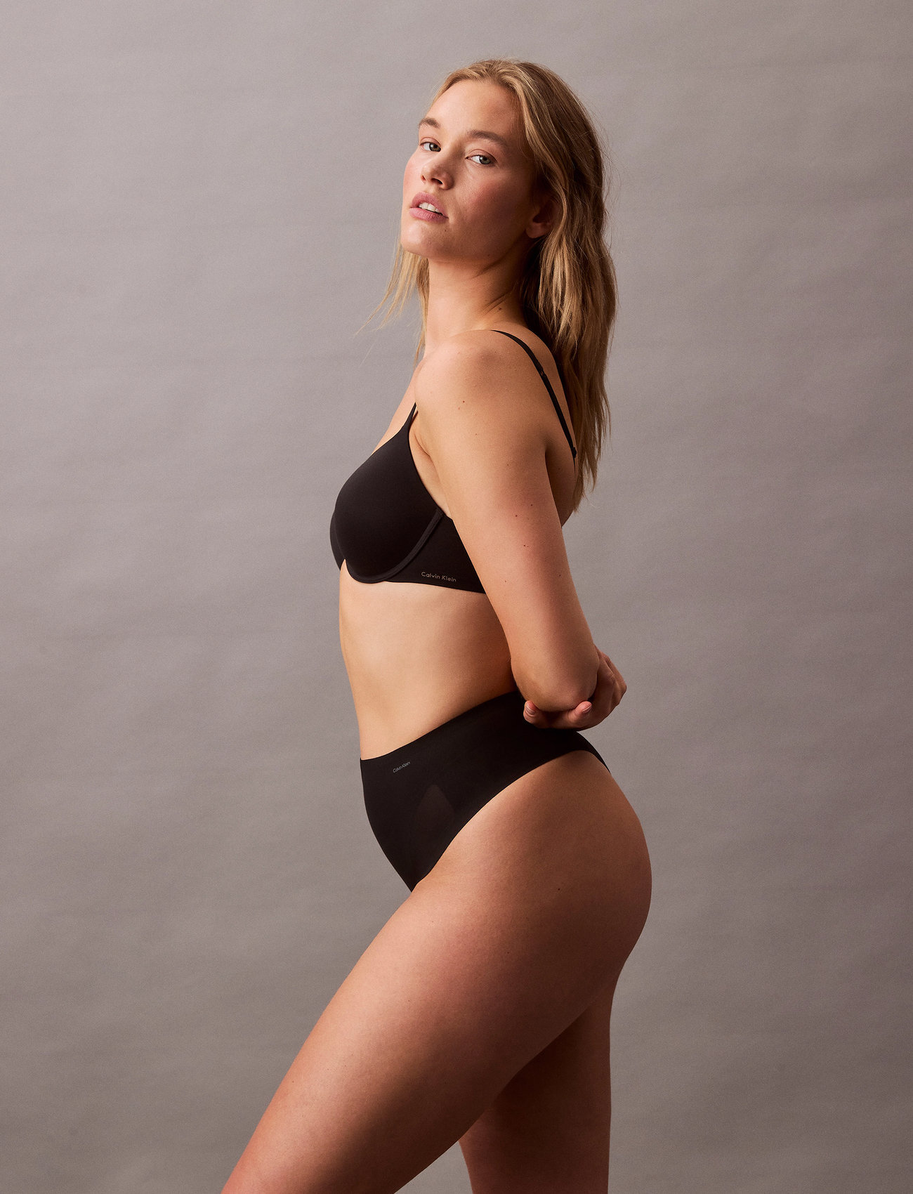 Calvin Klein Sculpted Firm Mesh Thong trosor dam – bild 5