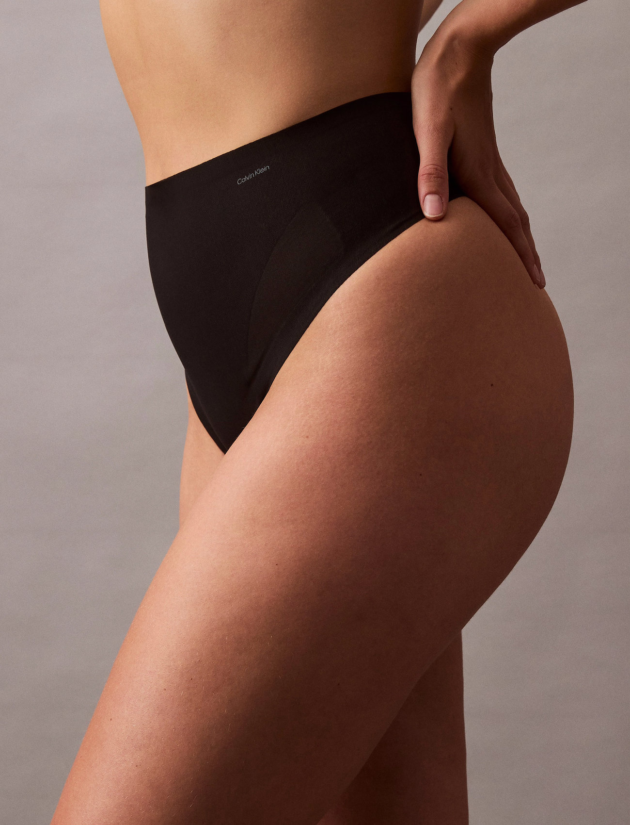 Calvin Klein Sculpted Firm Mesh Thong trosor dam – bild 6