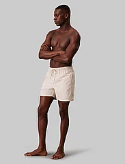 Calvin Klein - MEDIUM DRAWSTRING - shorts - stony beige - 3
