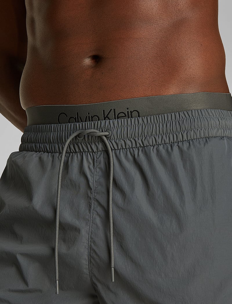 Calvin Klein - MEDIUM DOUBLE WB - badehose - dark shadow - 3