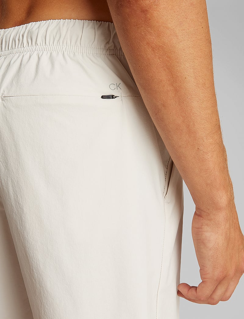 Calvin Klein - MEDIUM DRAWSTRING - badeshorts - chalk - 3