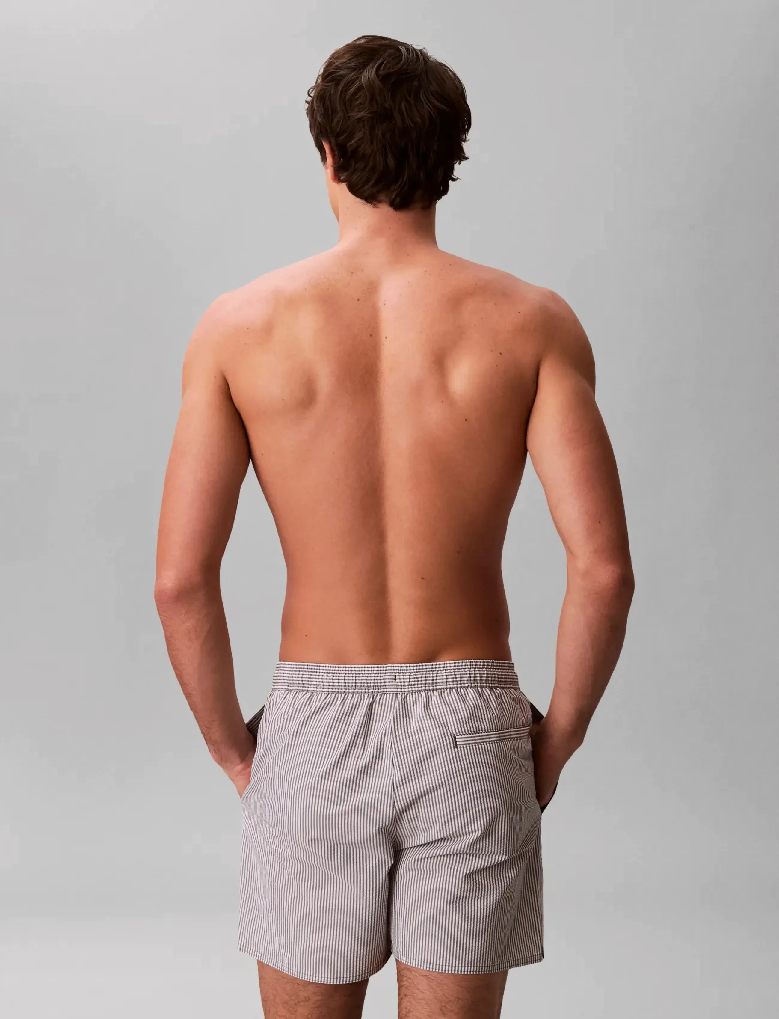 Calvin Klein - MEDIUM DRAWSTRING - lühikesed ujumispüksid - forged iron  white - 4
