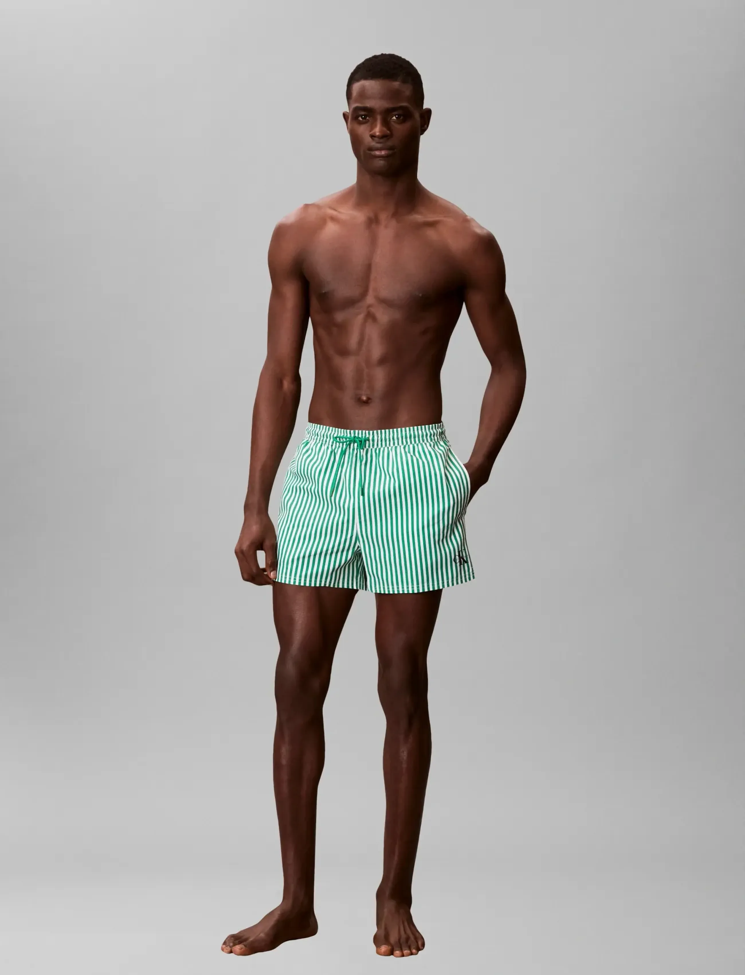 Calvin Klein SHORT DRAWSTRING WAISTBAND - Vaatteet - 20186 PENNY STRIPE+MARDI GRAS GREEN / green