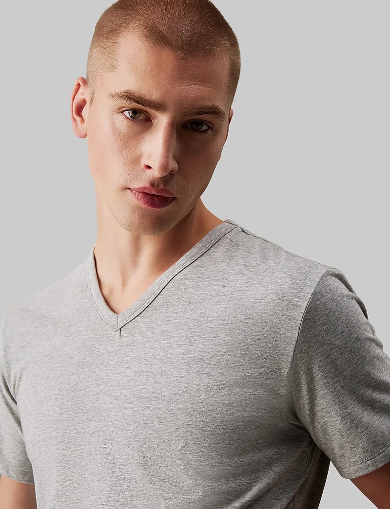Calvin Klein - S/S V NECK 3PK - v-ringade t-shirts - black grey heather white - 4