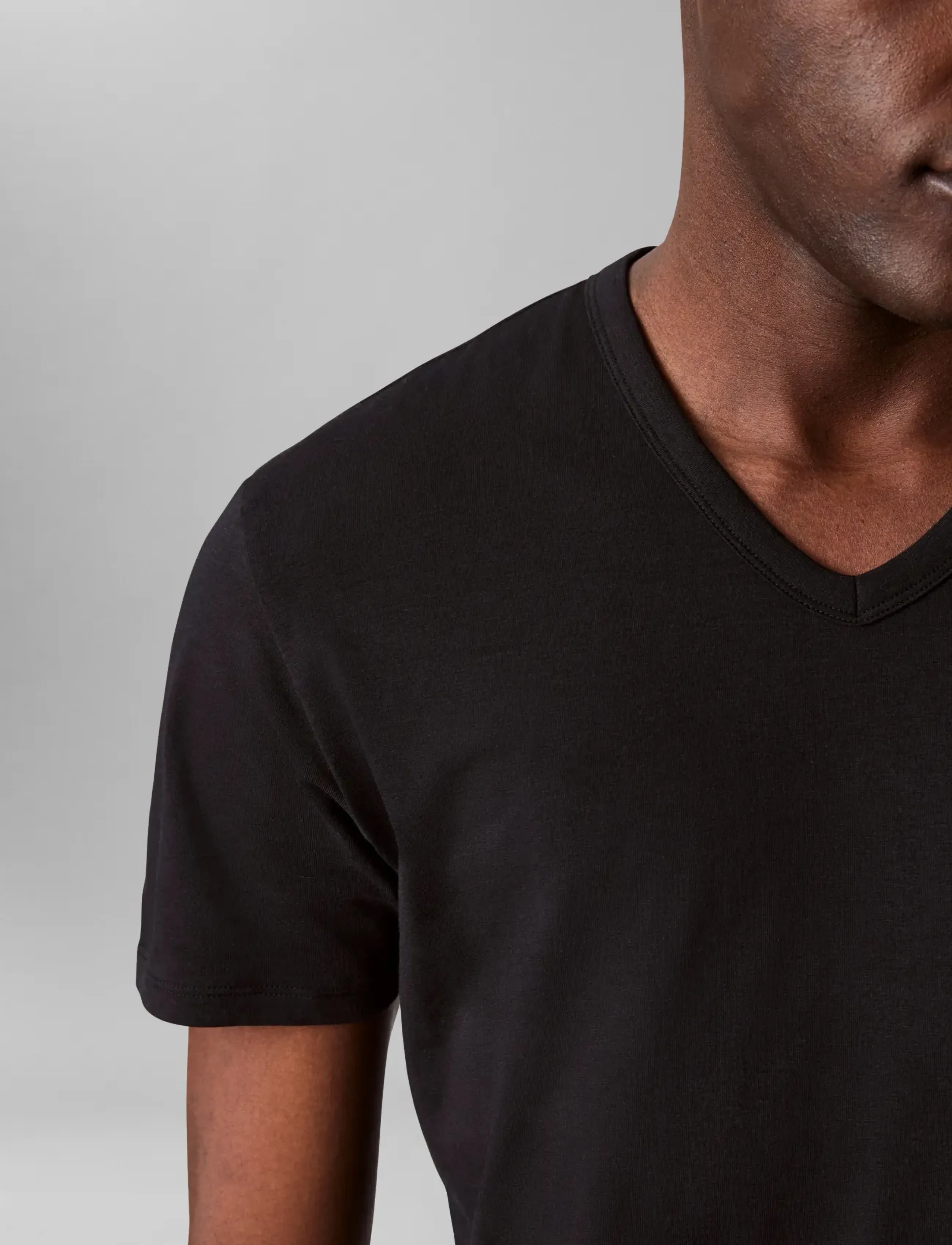 Calvin Klein - S/S V NECK 3PK - t-shirts mit v-ausschnitt - black - 5