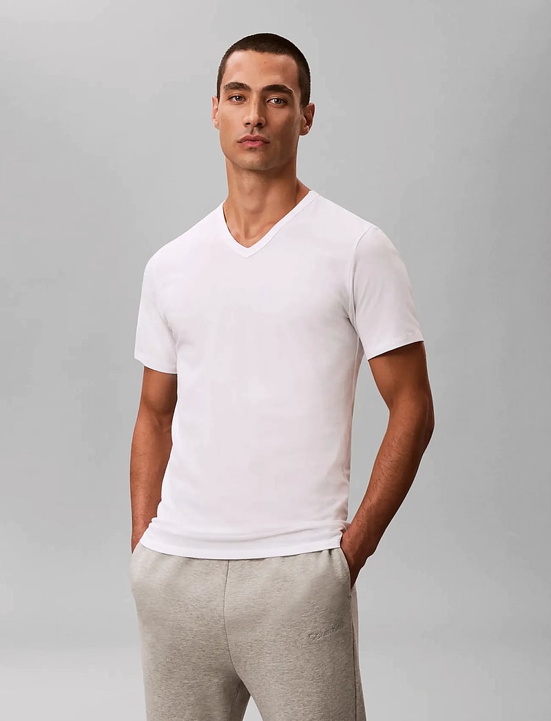 Calvin Klein - S/S V NECK 3PK - t-shirts mit v-ausschnitt - white - 0