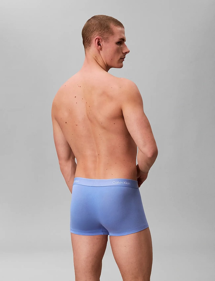Calvin Klein - LOW RISE TRUNK 3PK - multipack kalsonger - black glacier blue bell - 3