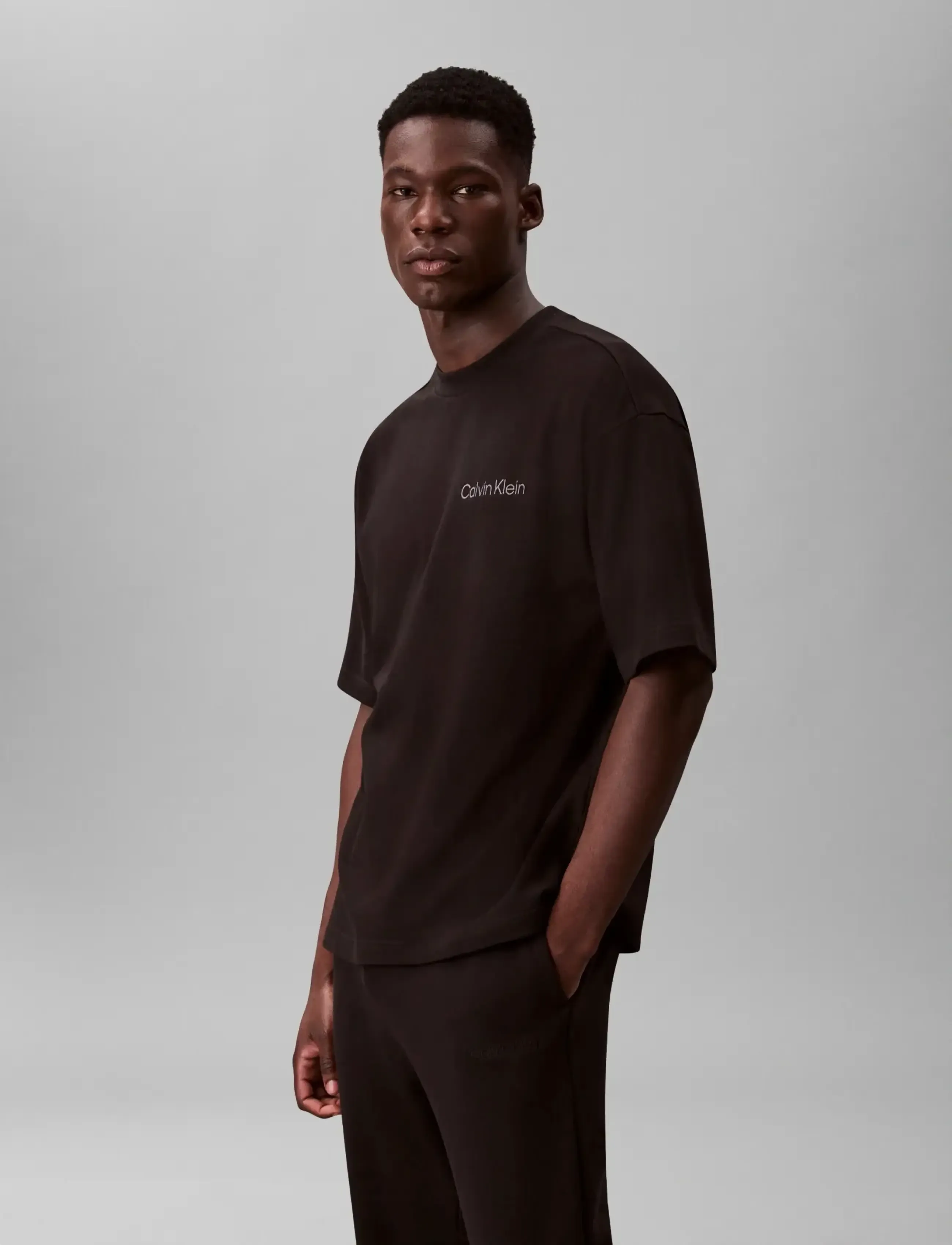 Calvin Klein - S/S CREW NECK - kortärmade t-shirts - black - 4
