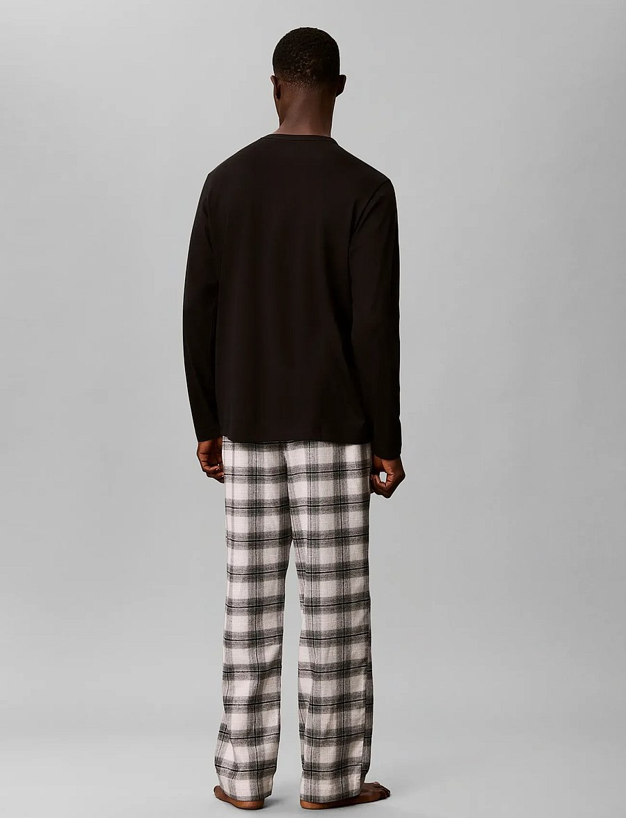 Calvin Klein - LS TEE PANT SET - pyjama sets - black top w domino plaid ivory btm - 3