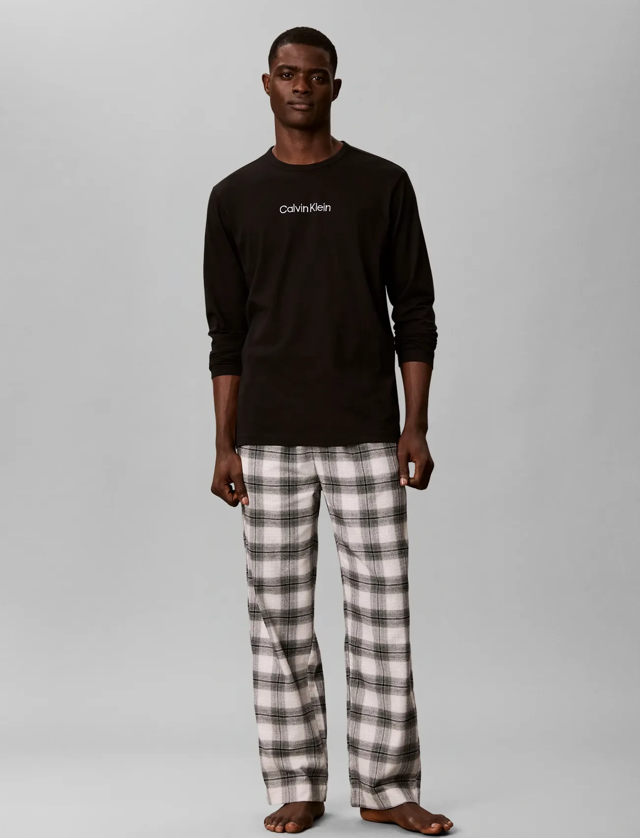 Calvin Klein LS TEE PANT SET - Tänavastiil - BLACK TOP W DOMINO PLAID IVORY BTM / black