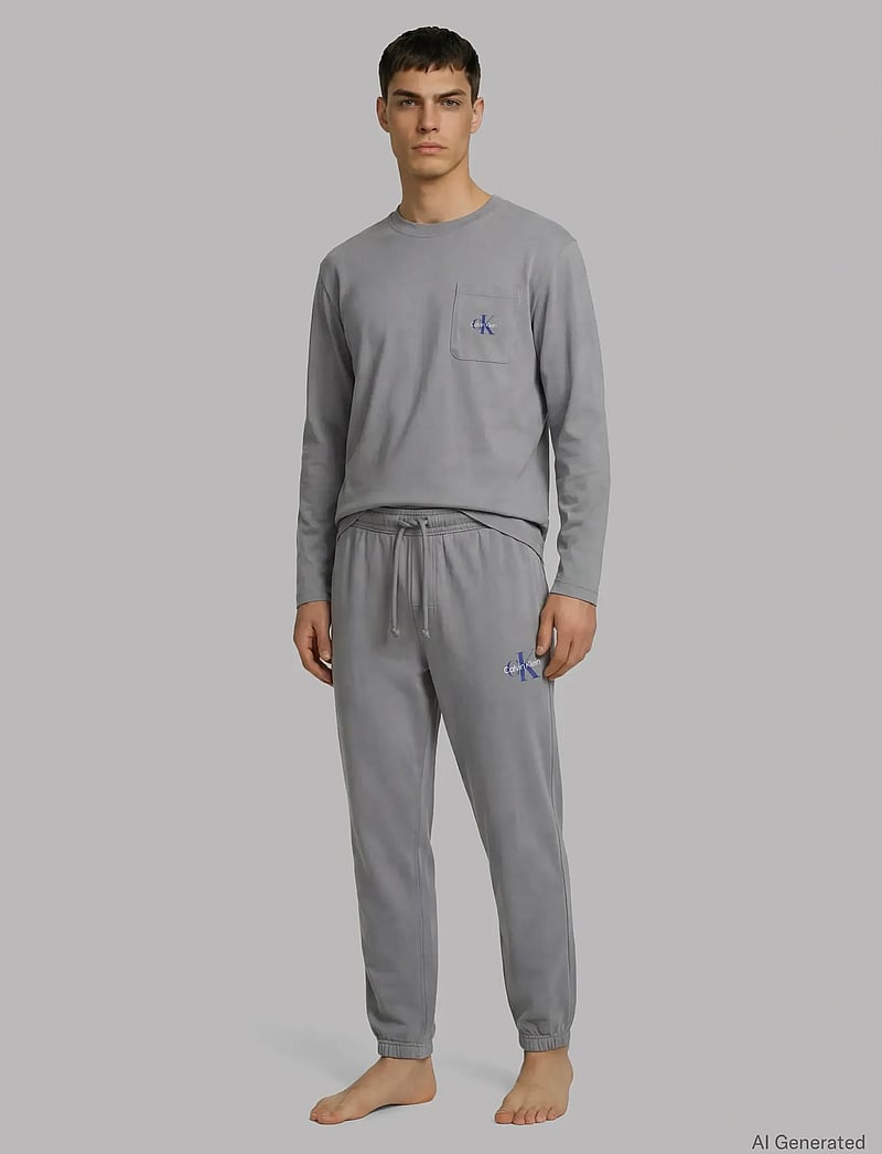 Calvin Klein - MONOGRAM L/S JOGGER SET - trainingsanzug - misty grey - 0