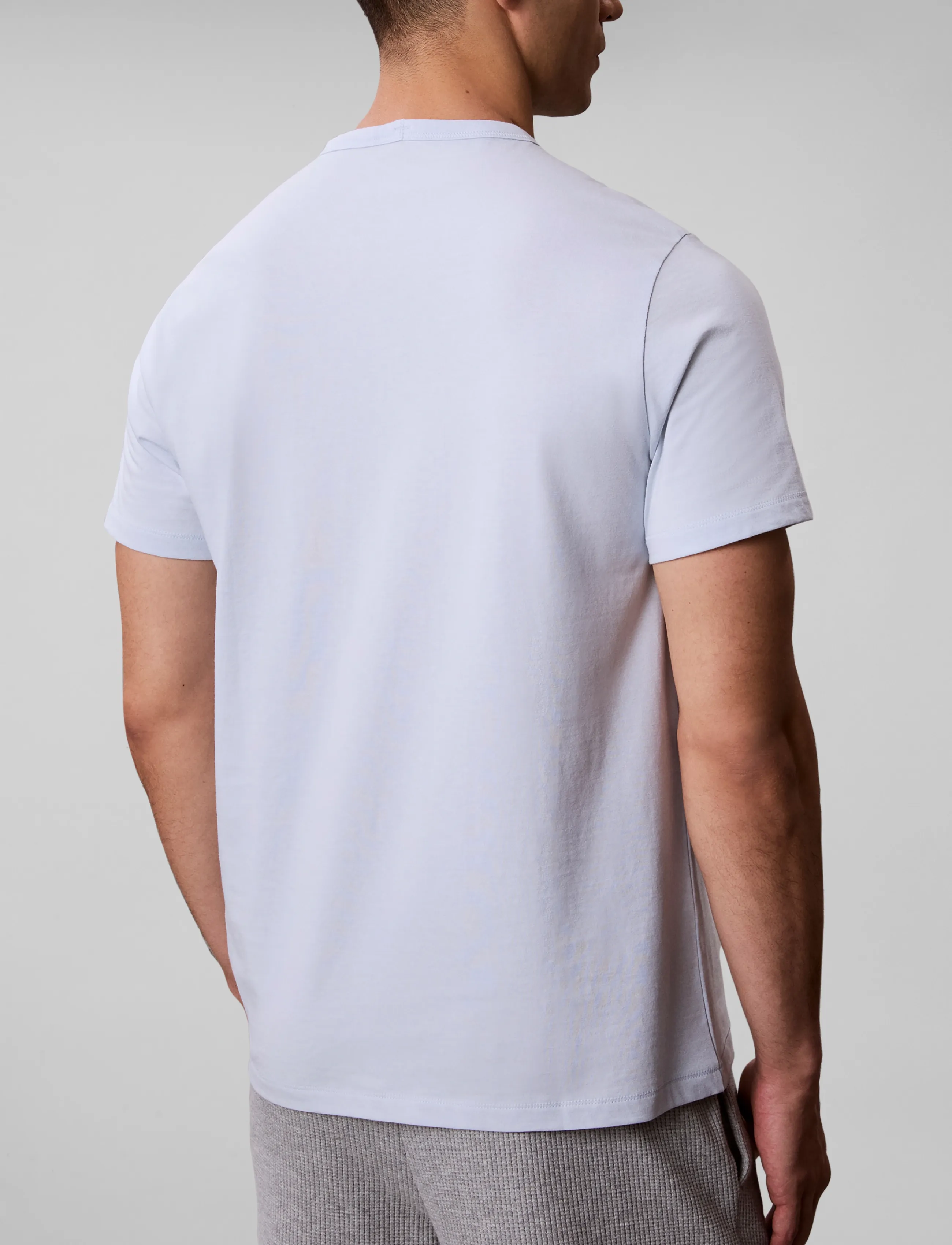 Calvin Klein - SCRIPT S/S  CREW NECK - plein air - 2