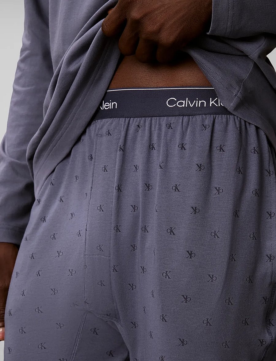 Calvin Klein - HOLIDAY LS TEE JOGGER SET - grisaille top w diamond logo grisai - 4