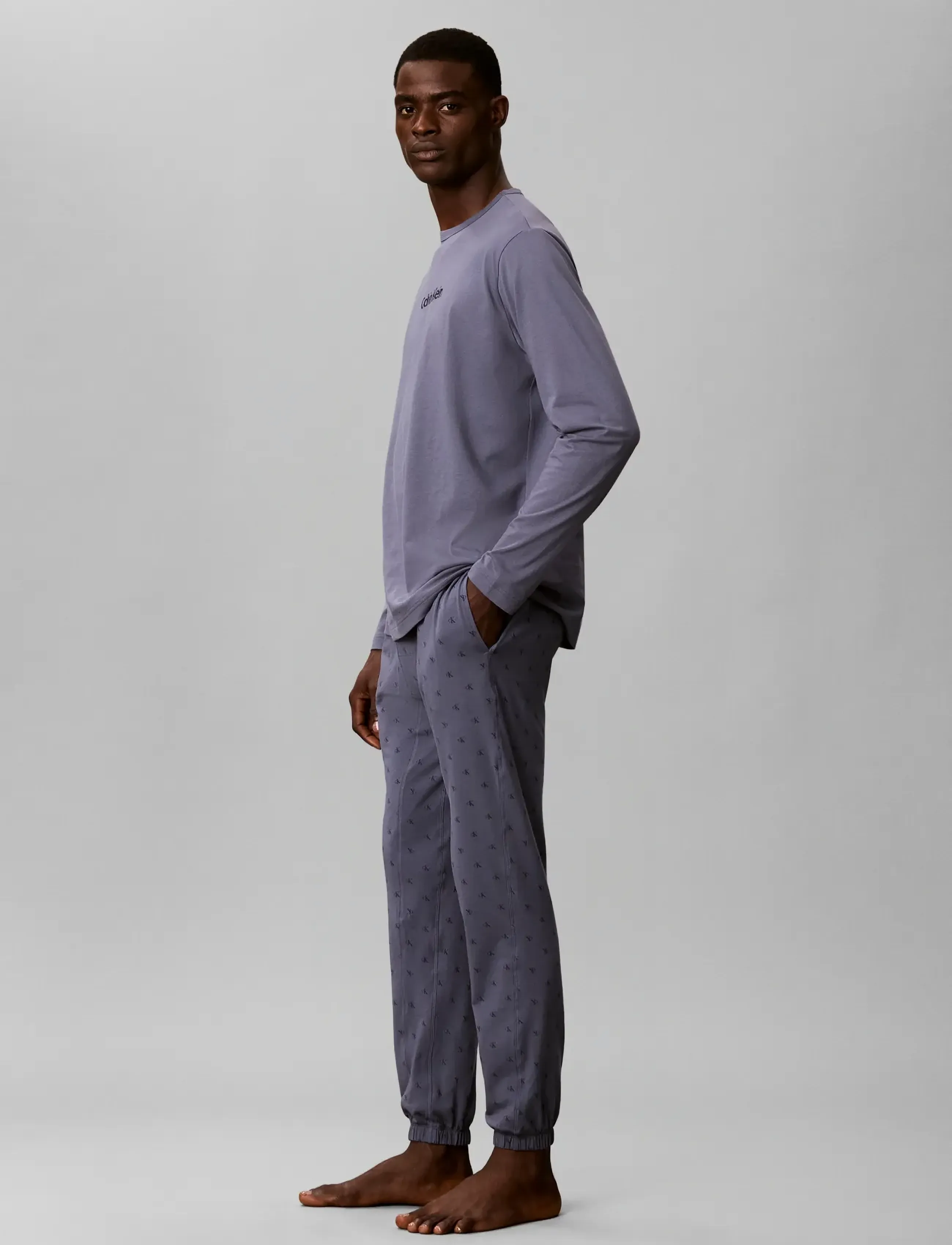 Calvin Klein - HOLIDAY LS TEE JOGGER SET - grisaille top w diamond logo grisai - 5