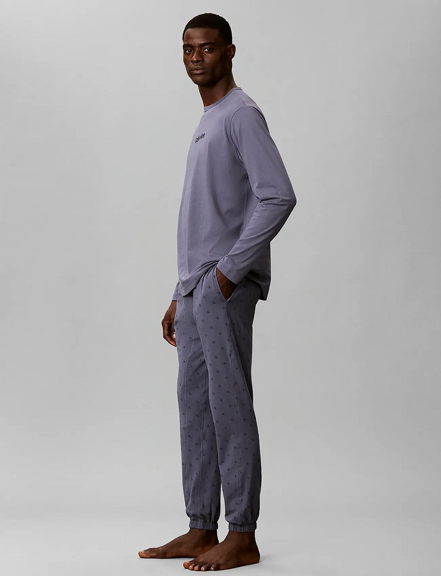Calvin Klein - HOLIDAY LS TEE JOGGER SET - grisaille top w diamond logo grisai - 5