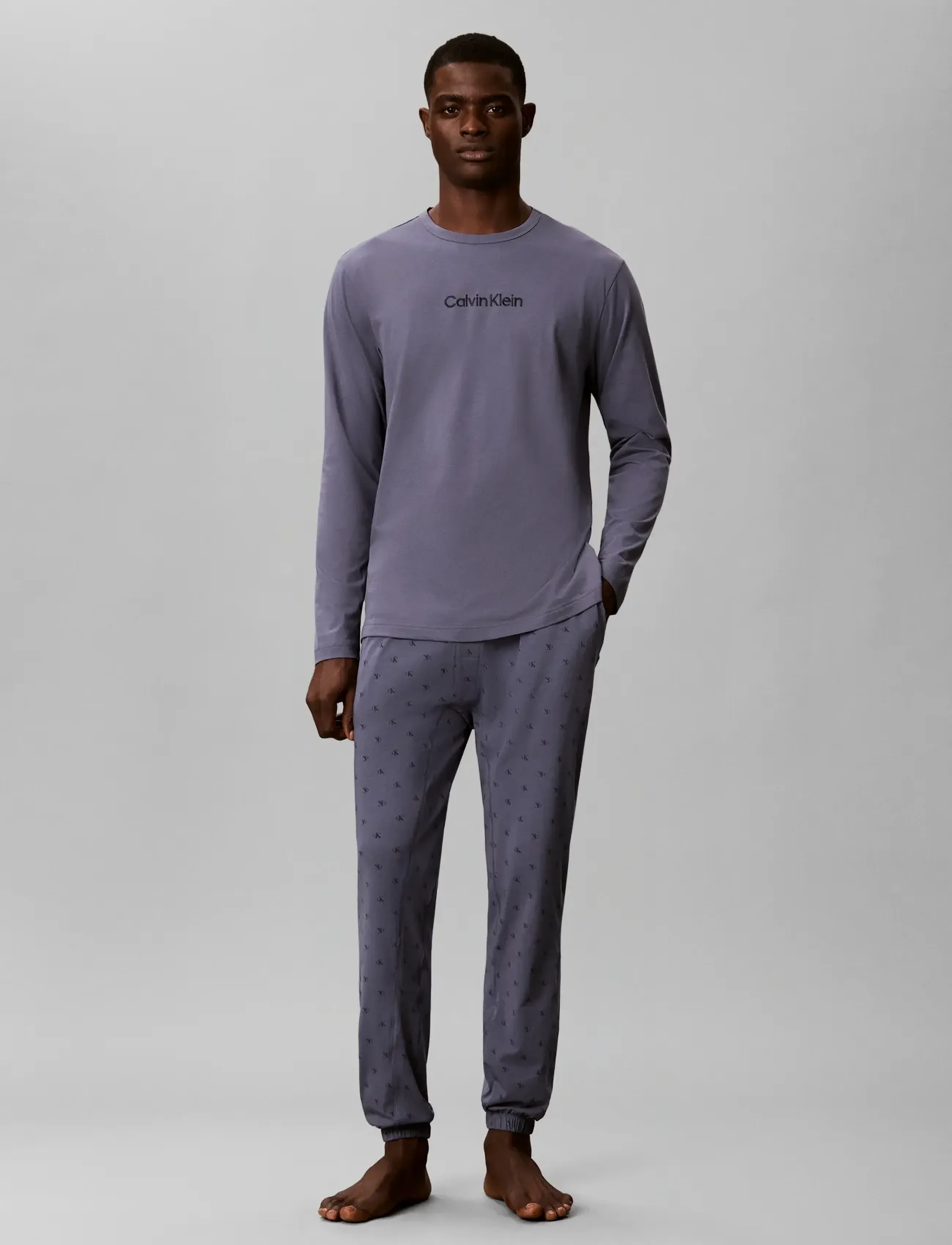 Calvin Klein HOLIDAY LS TEE JOGGER SET - Aluspesu - GRISAILLE TOP W DIAMOND LOGO GRISAI / purple
