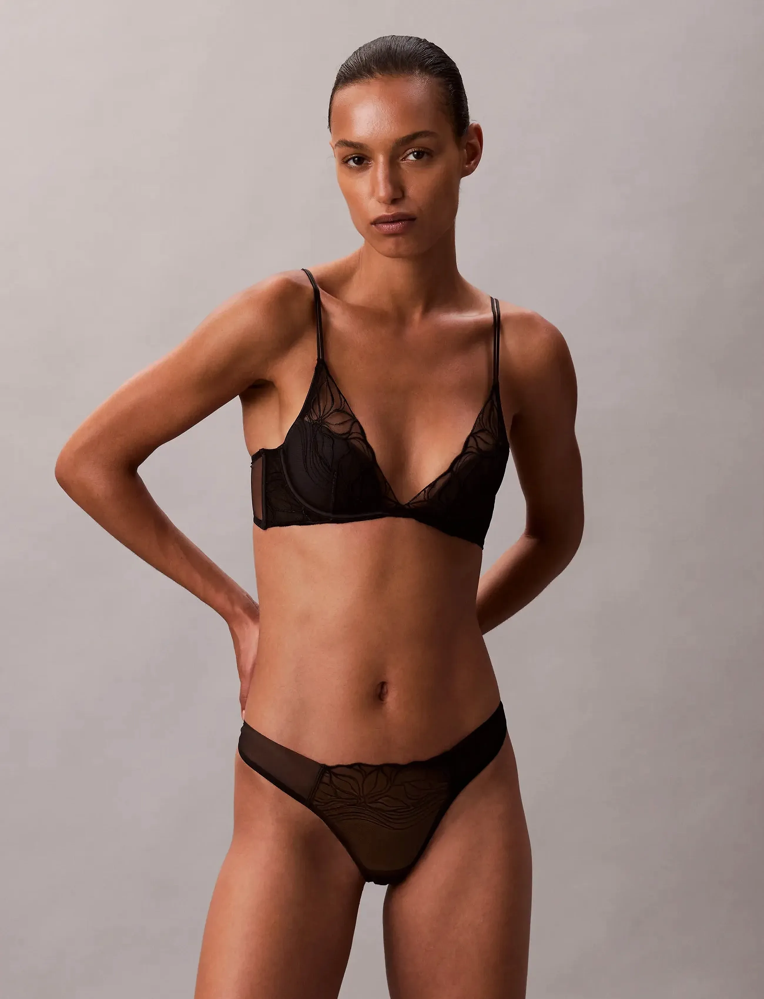 Calvin Klein - LIGHTLY LINED PLUNGE - biustonosze z głębokim dekoltem - black - 3