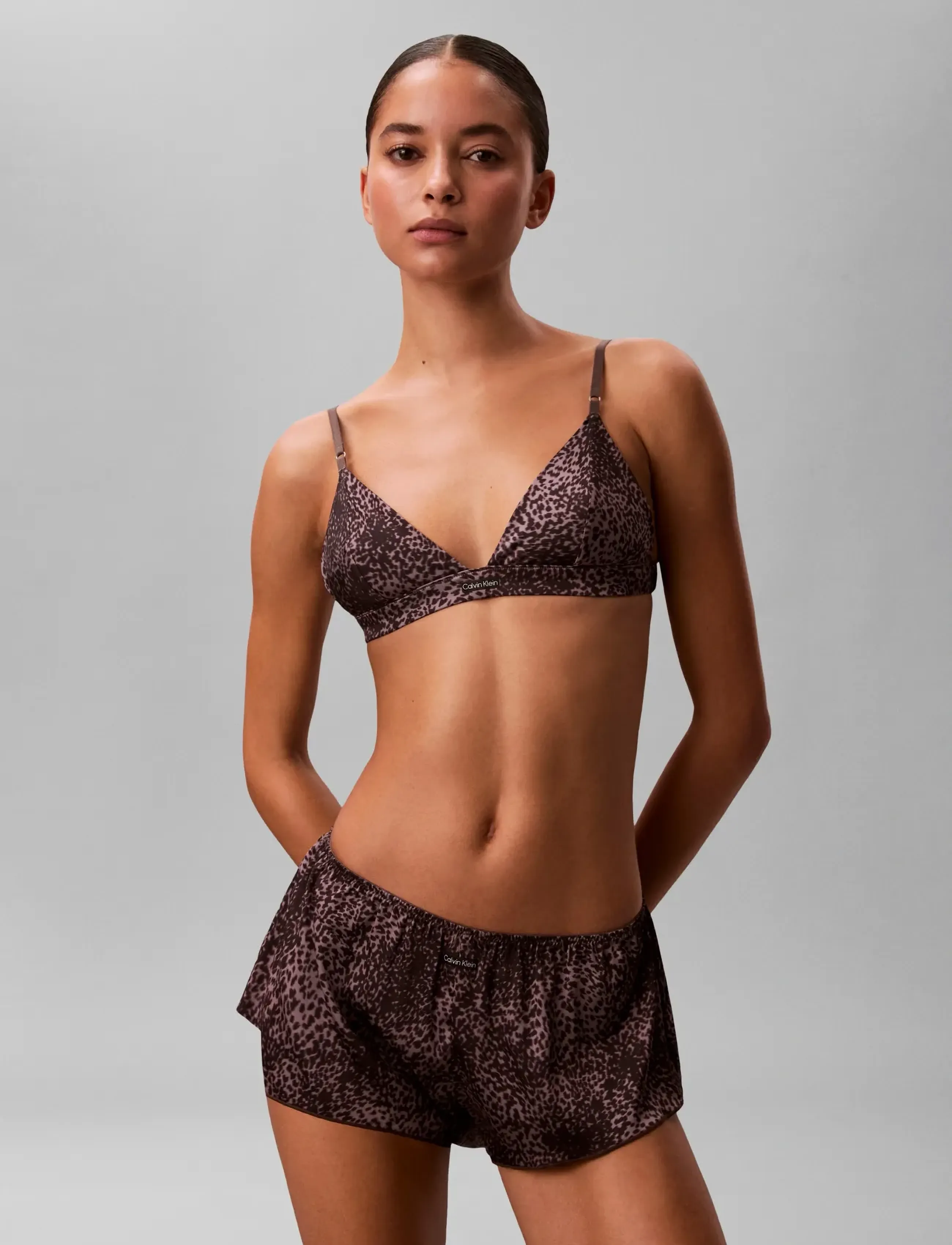 Calvin Klein - TAPSHORT - püksid - tidal animal botanical brown - 3