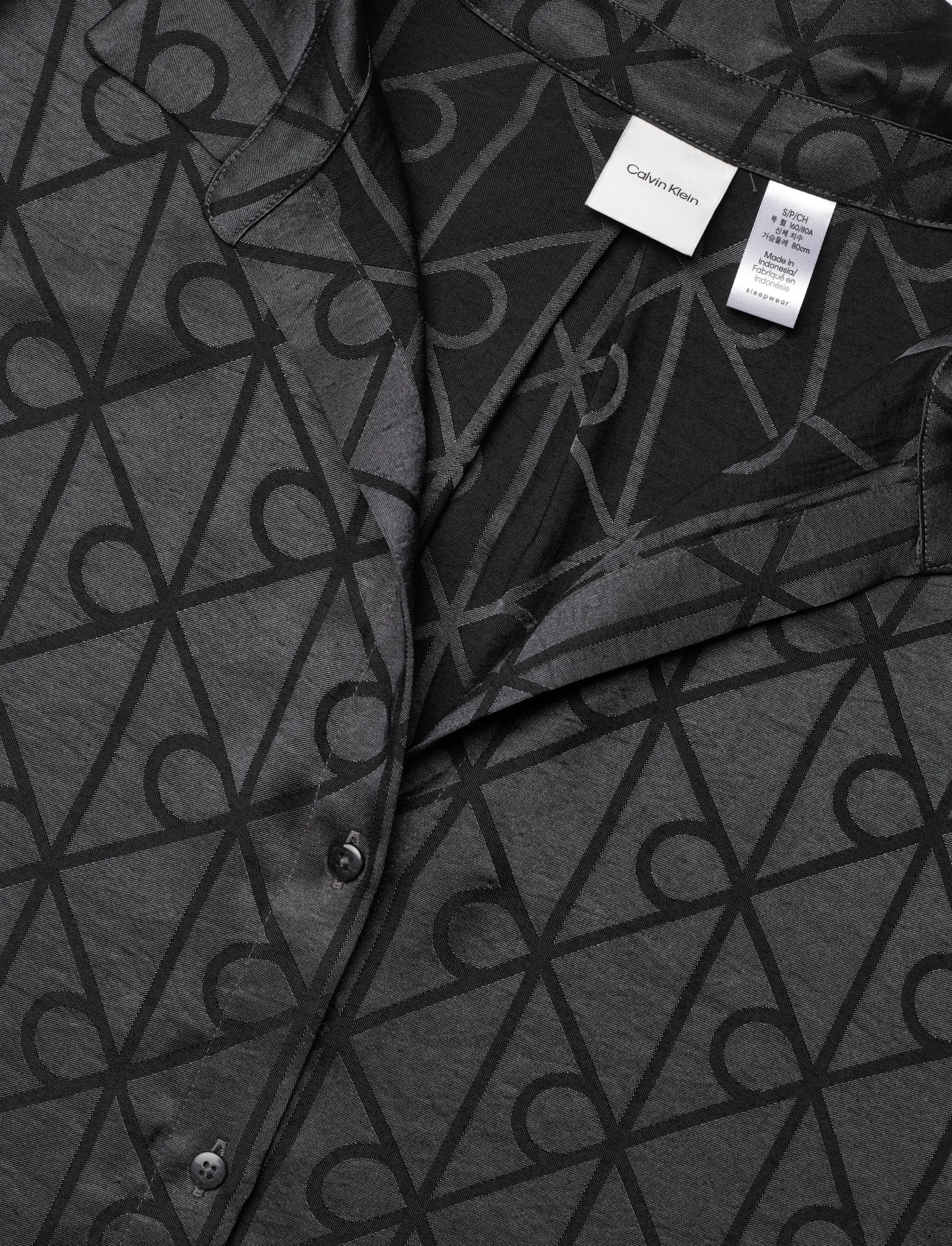 Calvin Klein - RELAXED AOP SHIRT - 19519 giga satin shine emblem+black - 4