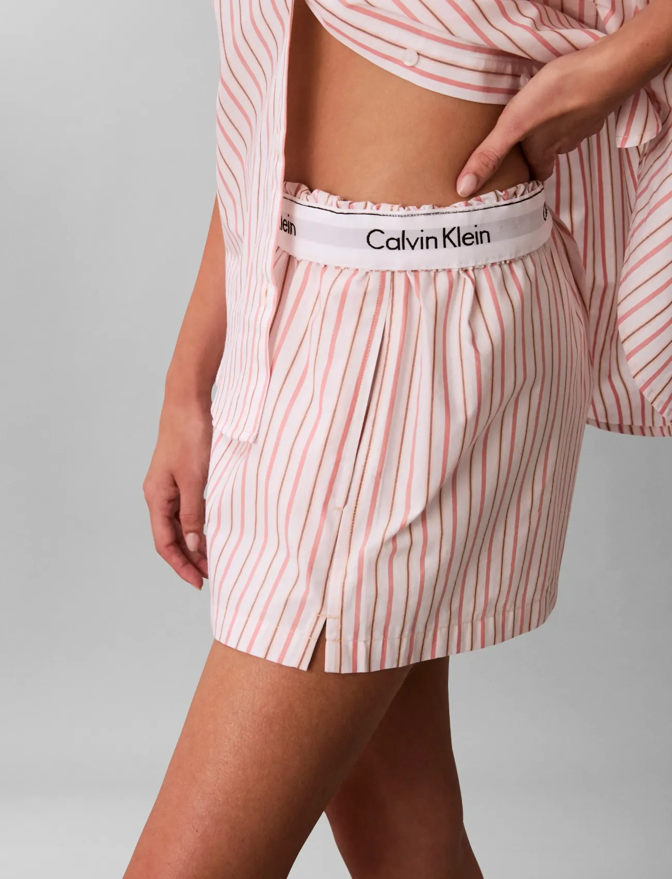 Calvin Klein - COVERED WB POPLIN SHORT - shorts - aurora stripe peach bliss - 5