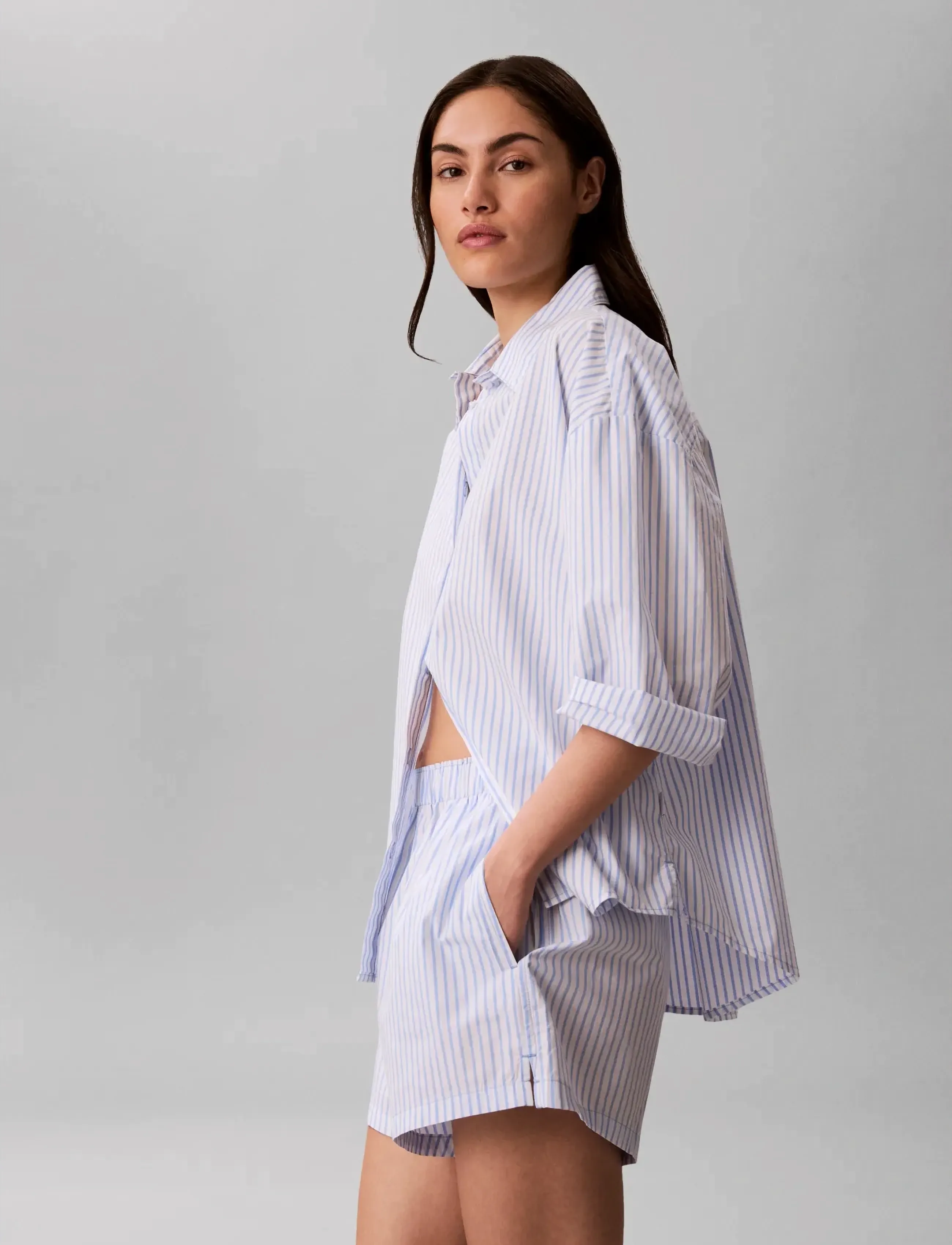 Calvin Klein - COVERED WB POPLIN SHORT - lühikesed püksid - sera stripe blue descent - 5