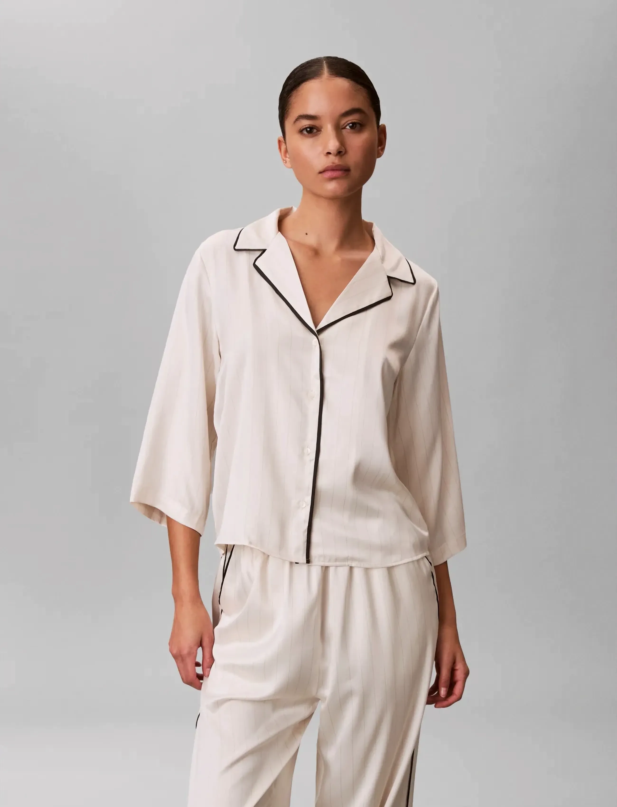 Calvin Klein - SATIN SS SHIRT - tops - dotted logo pinstripe ivory - 3