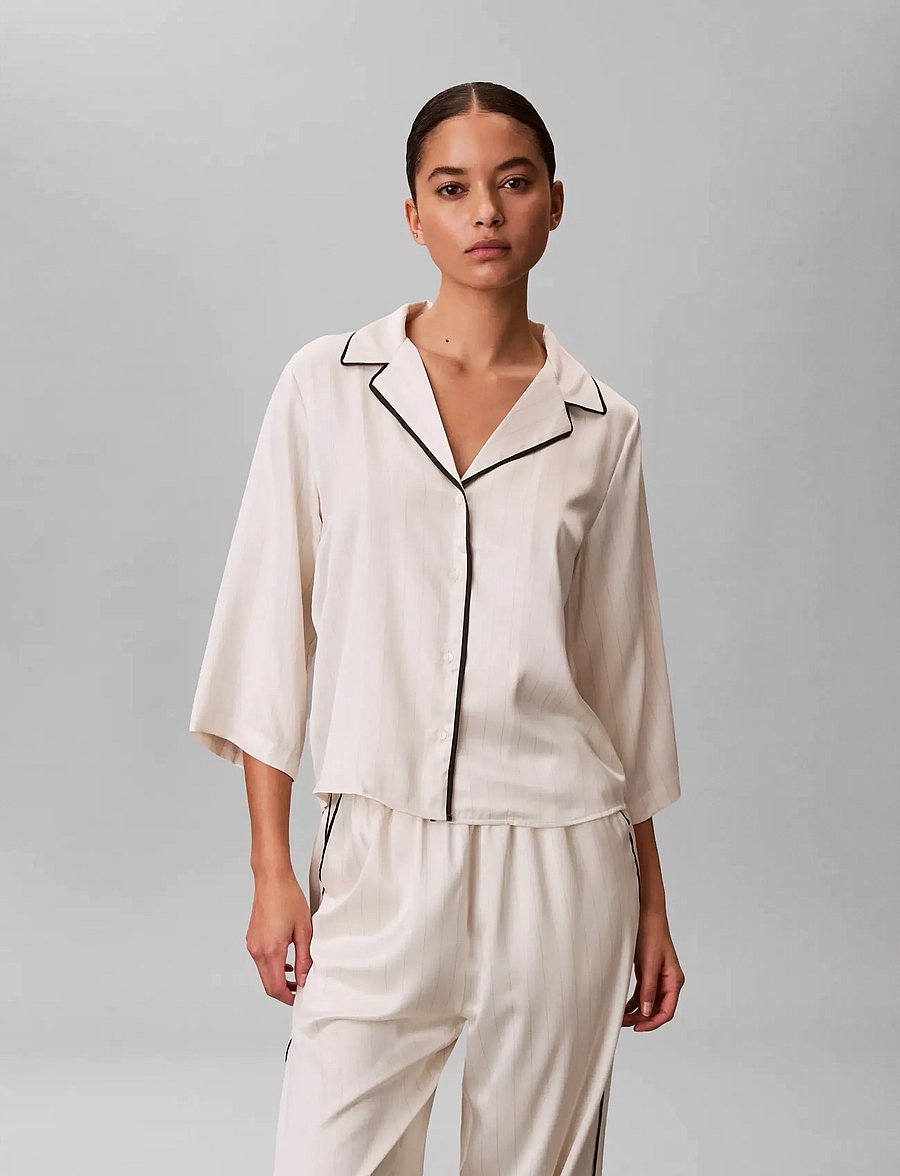 Calvin Klein - SATIN SS SHIRT - oberteile - dotted logo pinstripe ivory - 3