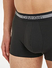 Calvin Klein - TRUNK 3PK - boxer briefs - black - 6