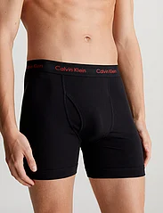 Calvin Klein - BOXER BRIEF 3PK - kelnaitės - black w/ pompian red logos - 1