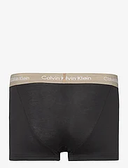 Calvin Klein - LOW RISE TRUNK 7PK - bokserid - b- c r,spy,gre,s g,ar,v bl,b in wbs - 7