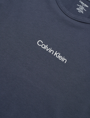 Calvin Klein - L/S CREW NECK - långärmade t-shirts - blueberry - 2